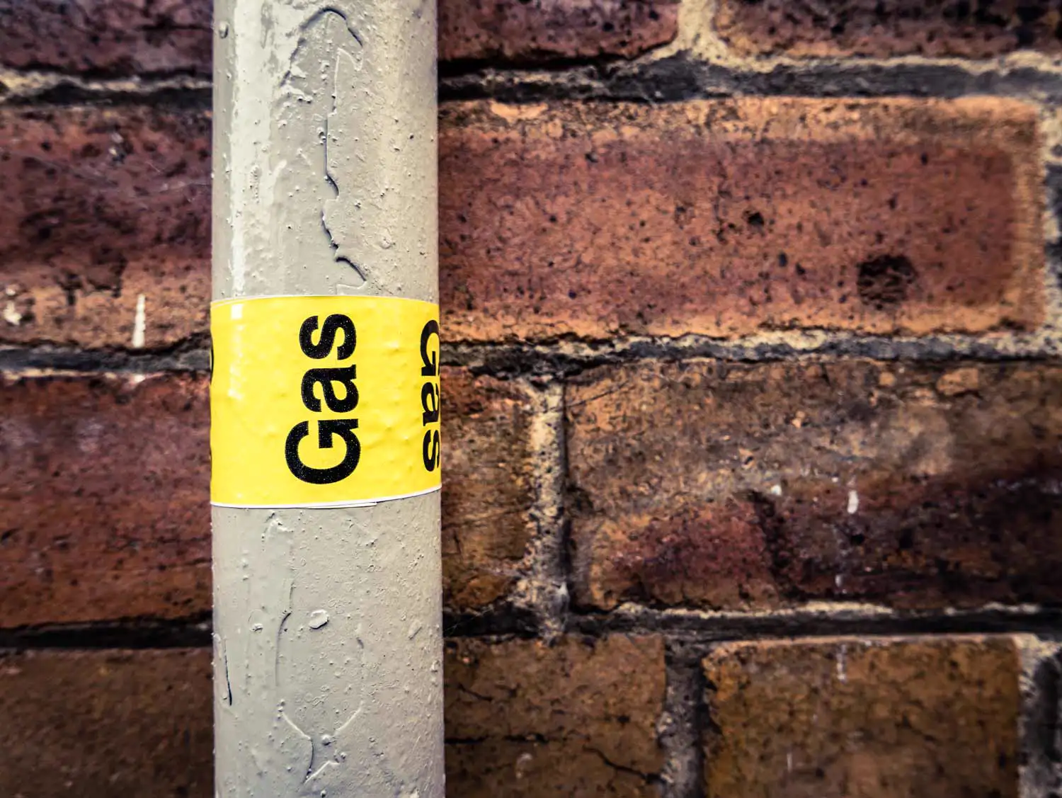 Residential gas pipe installation